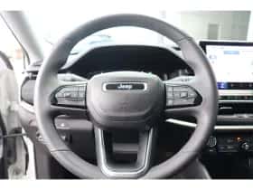 Jeep Compass (2023) thumbnail 33