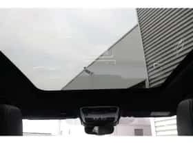 Land Rover Range Rover Velar (2023) thumbnail 35