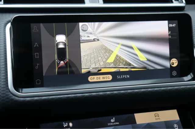 Land Rover Range Rover Velar (2023) thumbnail 38