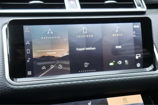 Land Rover Range Rover Velar (2023) thumbnail 39
