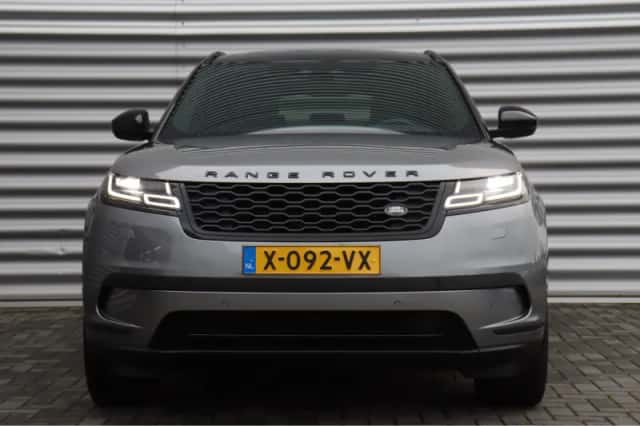 Land Rover Range Rover Velar (2023) thumbnail 5
