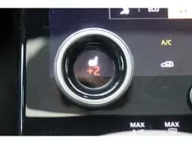 Land Rover Range Rover Velar (2023) thumbnail 42