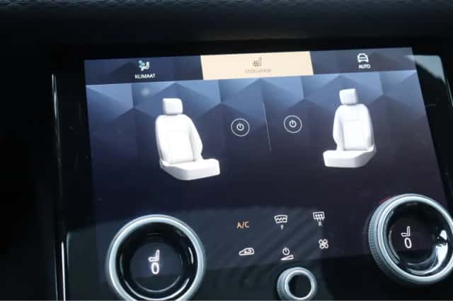 Land Rover Range Rover Velar (2023) thumbnail 44