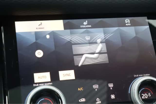 Land Rover Range Rover Velar (2023) thumbnail 45