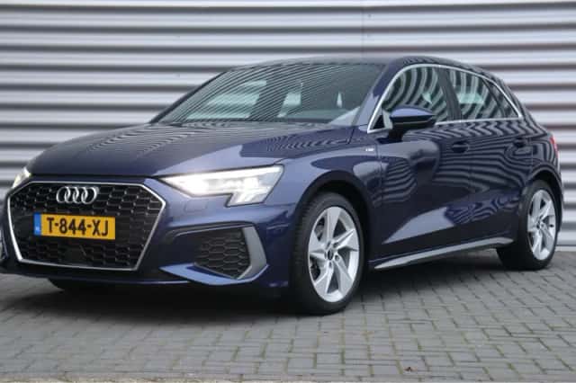Audi A3 (2023) thumbnail 1