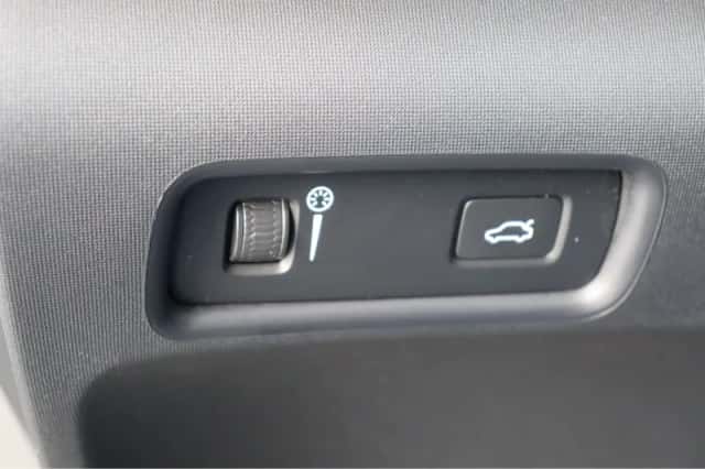 Polestar 2 (2022) thumbnail 25