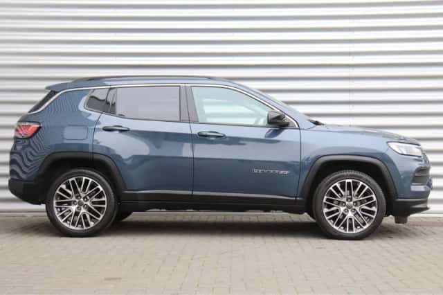 Jeep Compass (2023) thumbnail 3