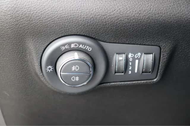 Jeep Compass (2023) thumbnail 23