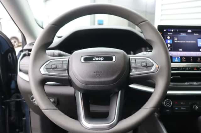 Jeep Compass (2023) thumbnail 30