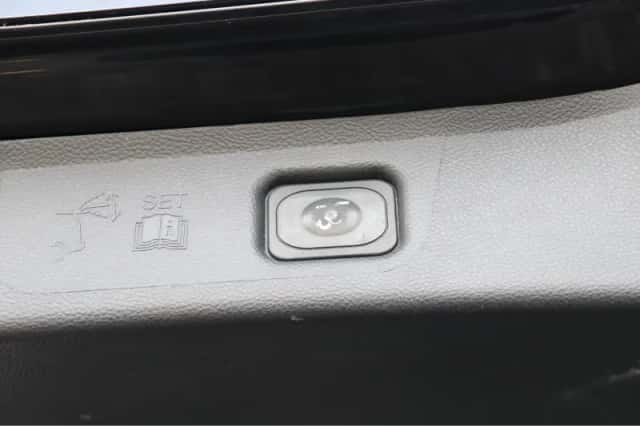 Ford S-Max (2015) thumbnail 17
