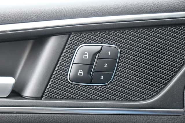 Ford S-Max (2015) thumbnail 24
