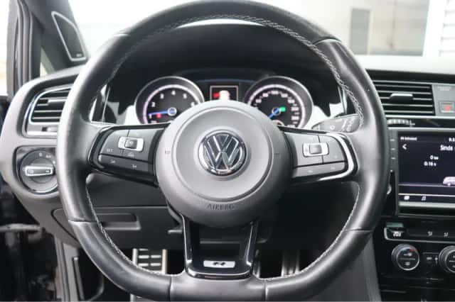 Volkswagen Golf (2016) thumbnail 29