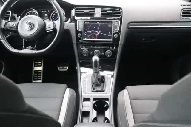Volkswagen Golf (2016) thumbnail 30