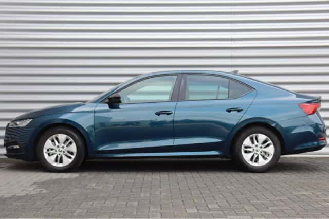 Škoda Octavia (2022) thumbnail 2