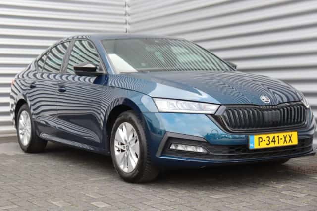 Škoda Octavia (2022) thumbnail 4
