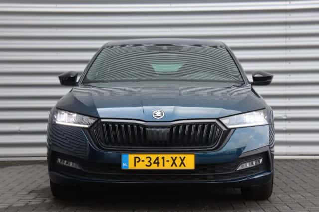 Škoda Octavia (2022) thumbnail 5