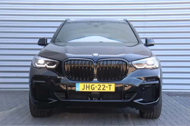 BMW X5 (2023) thumbnail 5