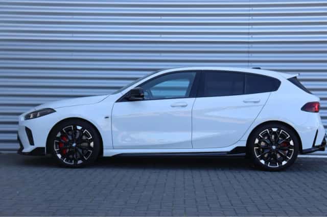 BMW 1-Serie (2024) thumbnail 2