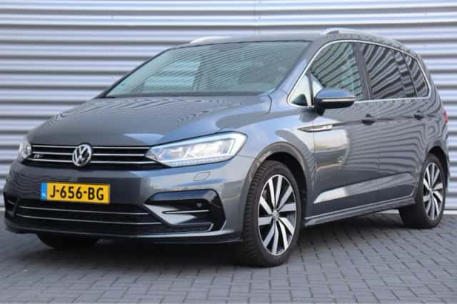 Volkswagen Touran (2019) thumbnail 1