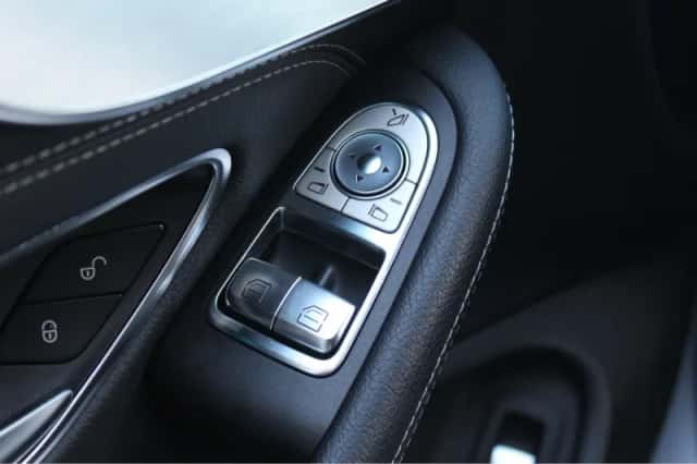 Mercedes-Benz C-Klasse (2015) thumbnail 20