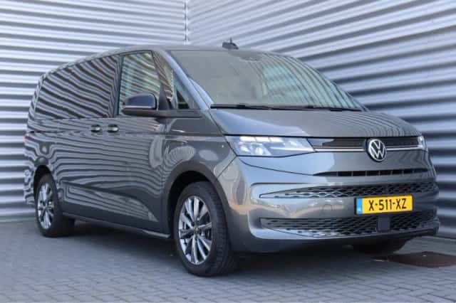 Volkswagen Multivan (2024) thumbnail 4