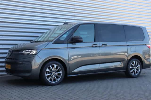 Volkswagen Multivan (2024) thumbnail 6