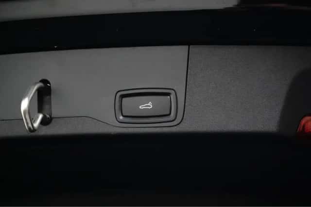 Porsche Taycan (2023) thumbnail 12