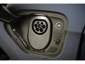 Porsche Taycan (2023) thumbnail 13