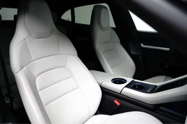 Porsche Taycan (2023) thumbnail 16