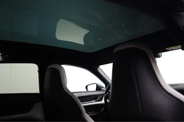 Porsche Taycan (2023) thumbnail 19