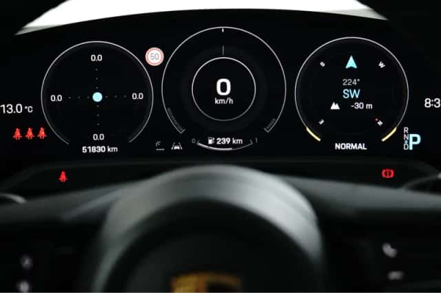 Porsche Taycan (2023) thumbnail 25