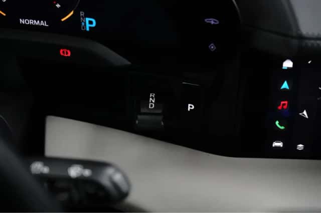 Porsche Taycan (2023) thumbnail 26