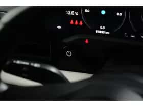 Porsche Taycan (2023) thumbnail 27