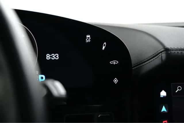 Porsche Taycan (2023) thumbnail 28