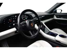 Porsche Taycan (2023) thumbnail 36
