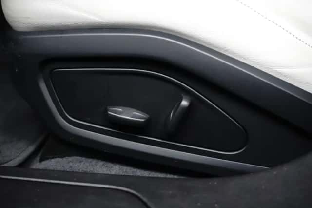 Porsche Taycan (2023) thumbnail 39