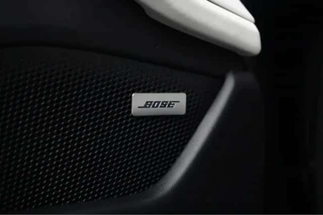 Porsche Taycan (2023) thumbnail 40
