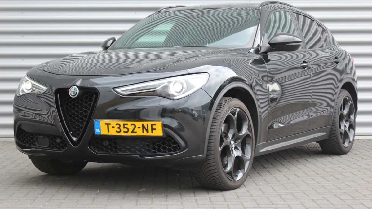 Alfa Romeo Stelvio (2019) — foto 1
