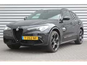 Alfa Romeo Stelvio (2019) thumbnail 1