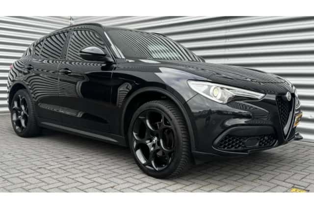 Alfa Romeo Stelvio (2019) thumbnail 4