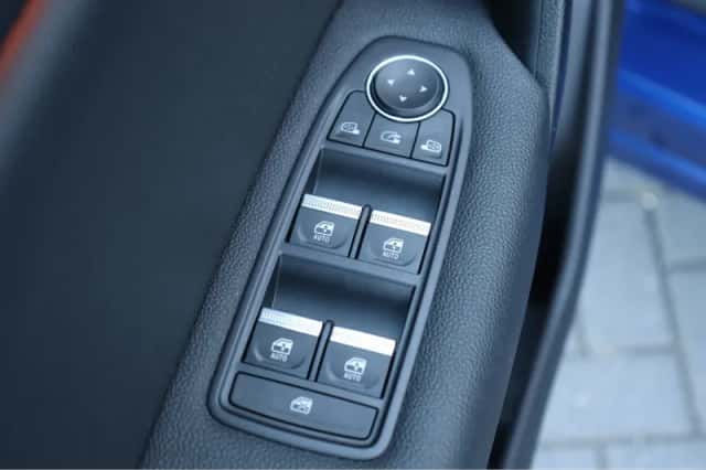 Renault Captur (2021) thumbnail 21