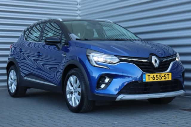 Renault Captur (2021) thumbnail 4