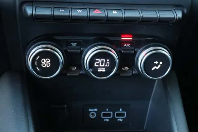 Renault Captur (2021) thumbnail 36