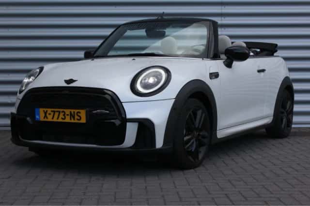 MINI Cooper (2024) thumbnail 1