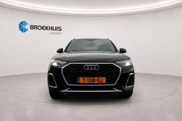 Audi Q5 (2022) thumbnail 3