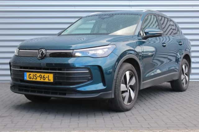Volkswagen Tiguan (2024) thumbnail 1
