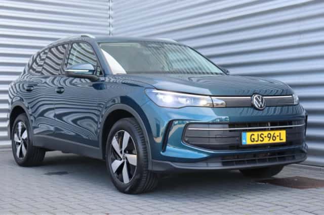 Volkswagen Tiguan (2024) thumbnail 4