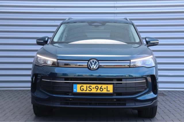 Volkswagen Tiguan (2024) thumbnail 5