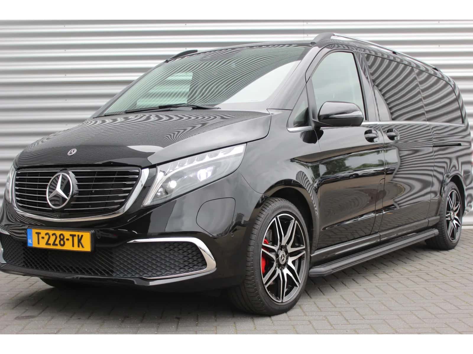 Mercedes-Benz EQV (2023) — foto 1