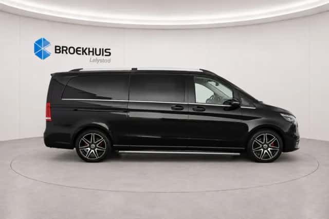 Mercedes-Benz EQV (2023) thumbnail 3